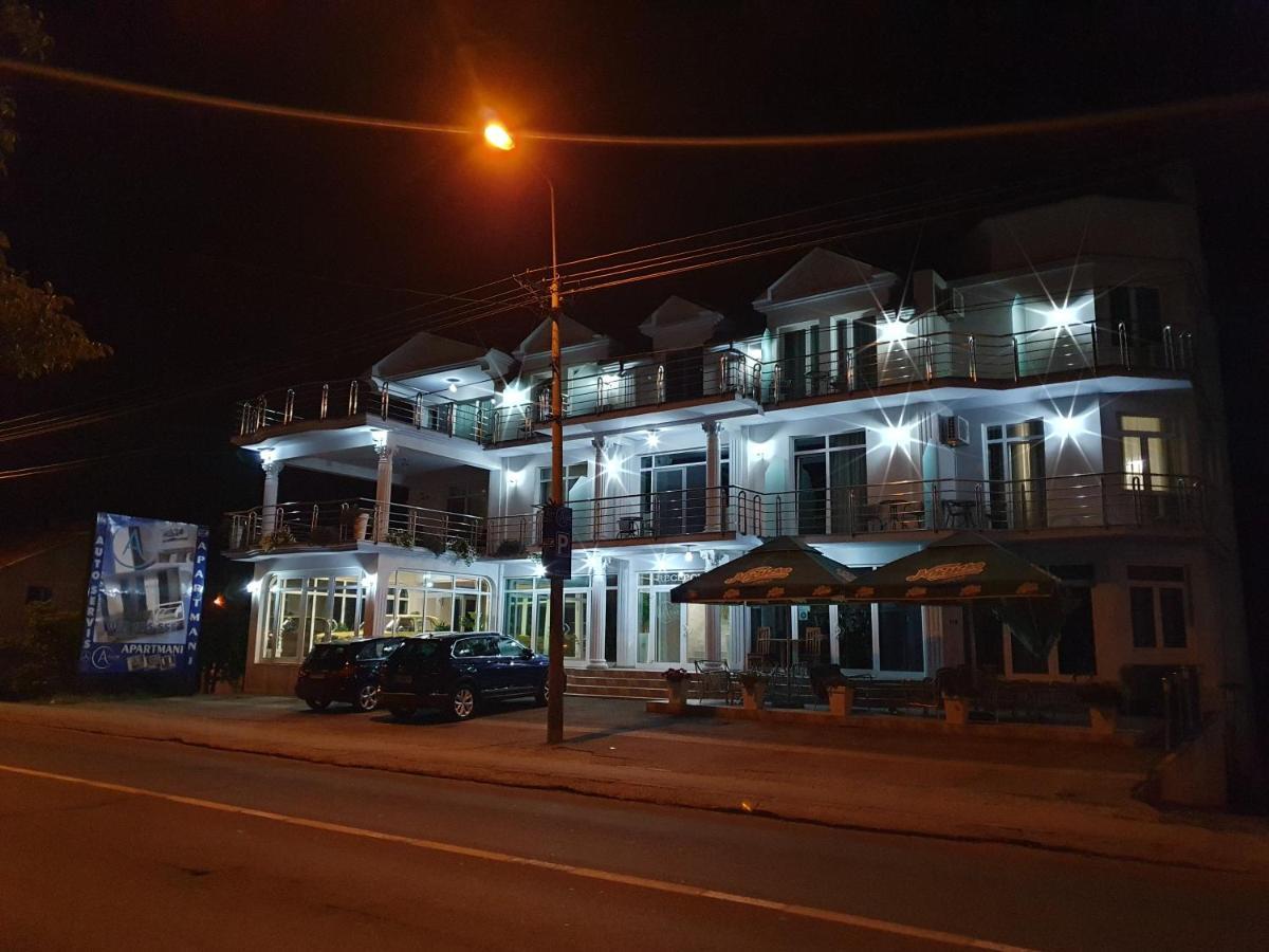 A Klub Apartmani Mrcajevci Luaran gambar