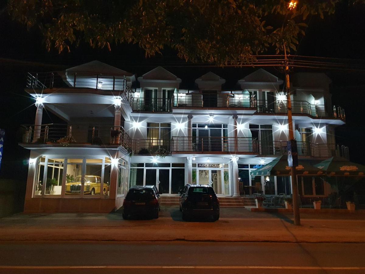 A Klub Apartmani Mrcajevci Luaran gambar
