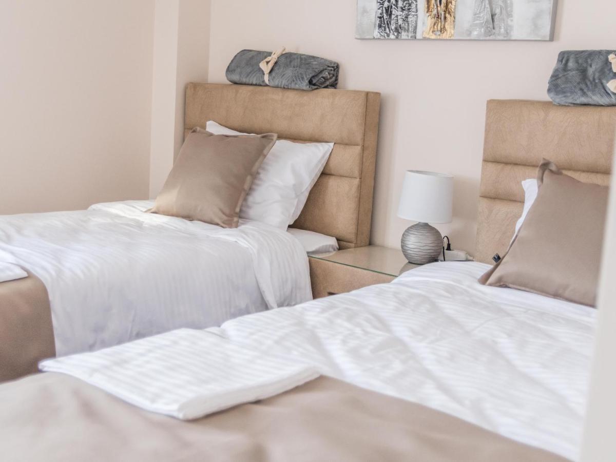 A Klub Apartmani Mrcajevci Luaran gambar