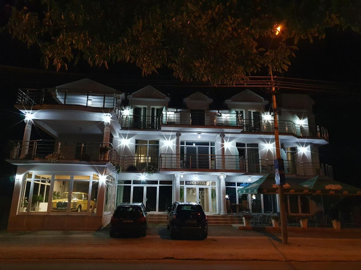 A Klub Apartmani Mrcajevci Luaran gambar
