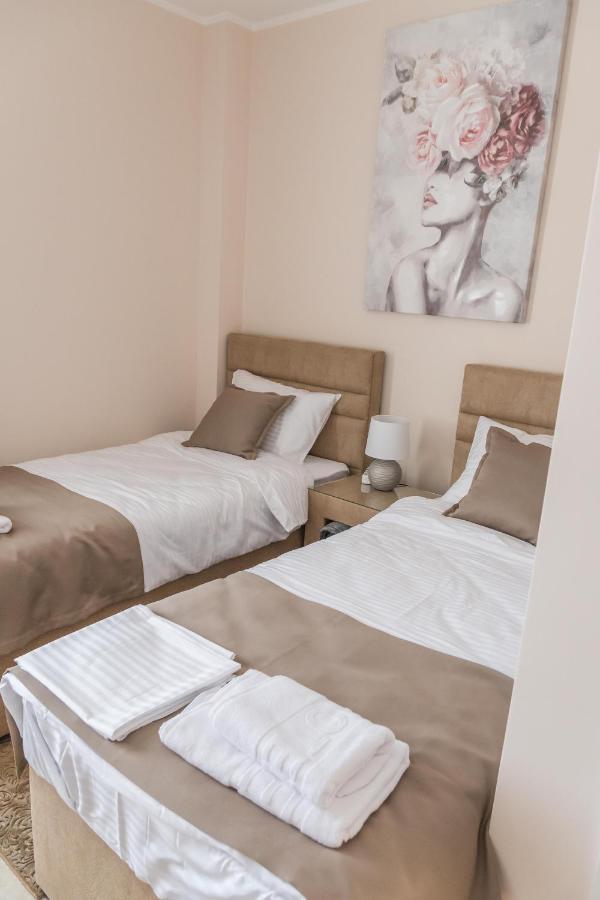 A Klub Apartmani Mrcajevci Luaran gambar