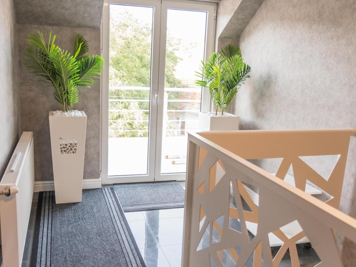 A Klub Apartmani Mrcajevci Luaran gambar