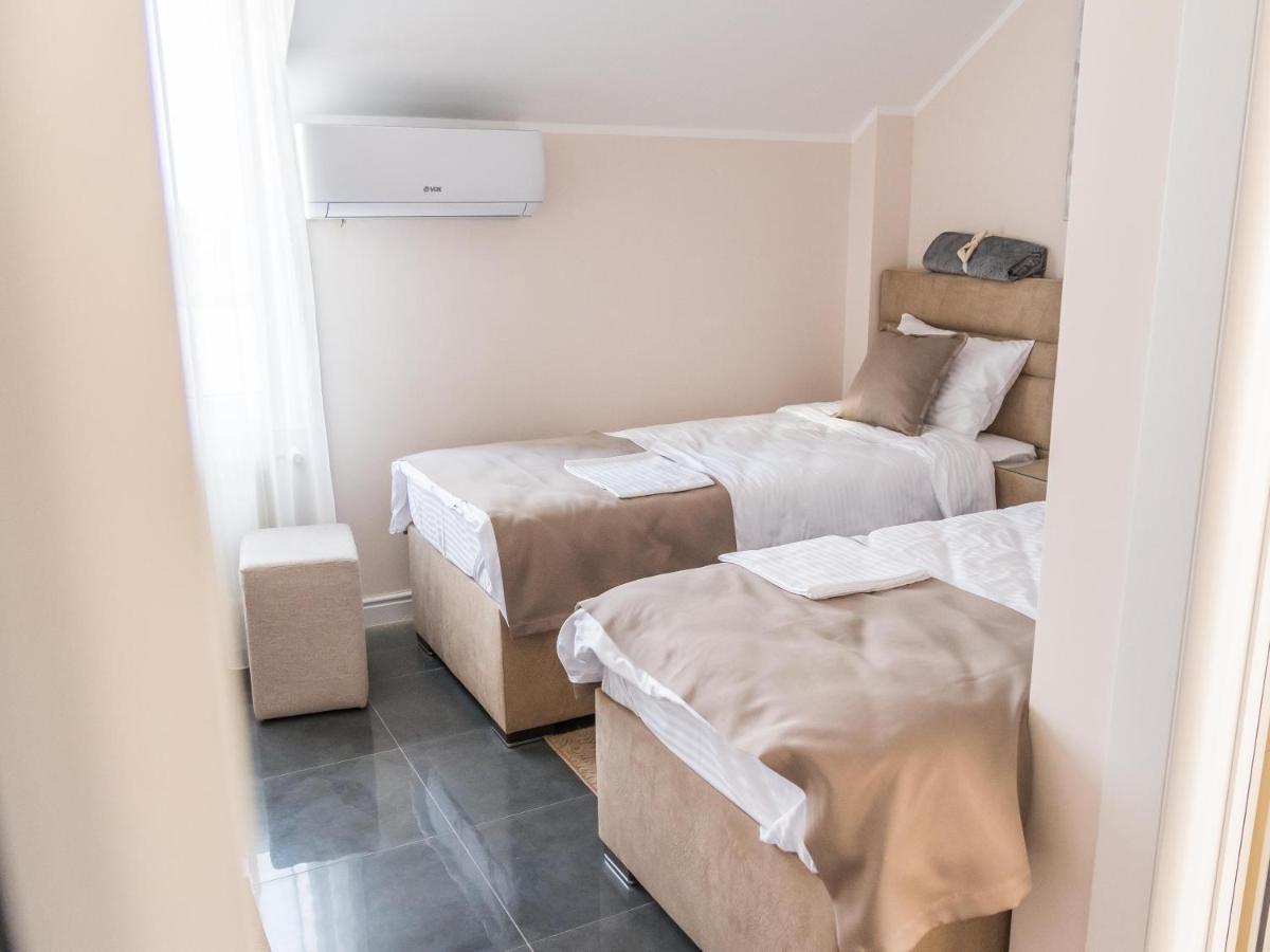 A Klub Apartmani Mrcajevci Luaran gambar