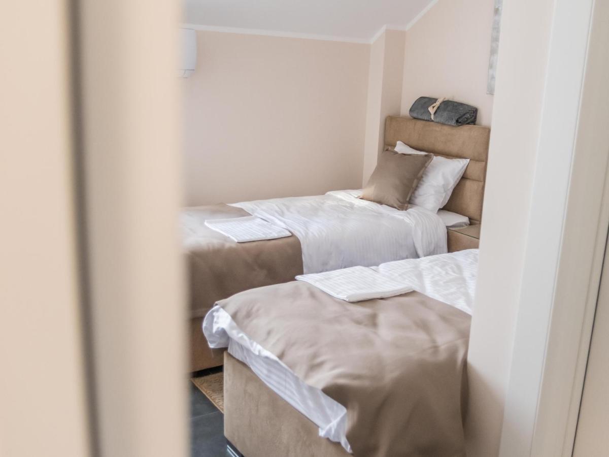 A Klub Apartmani Mrcajevci Luaran gambar